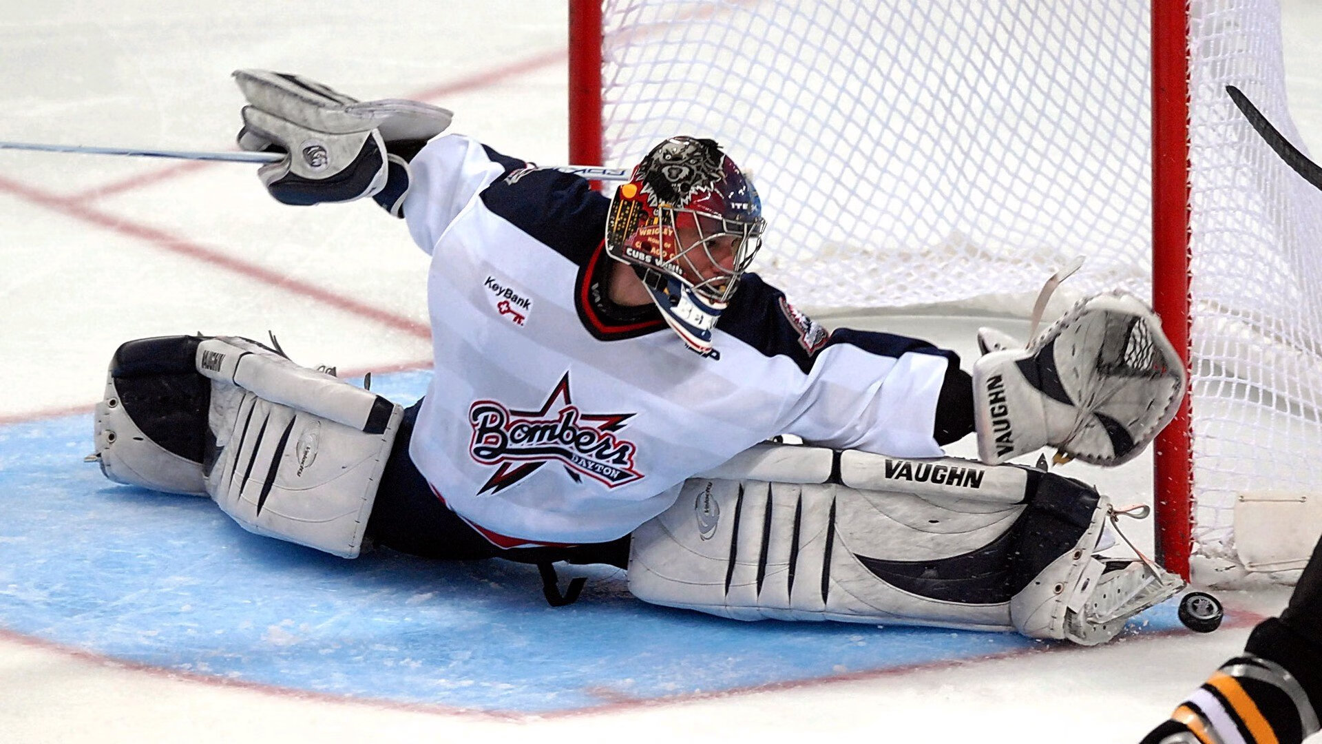 开云体育vip-莱万破门如探囊取物，个人总进球破200大关，莱万进球集锦高清视频